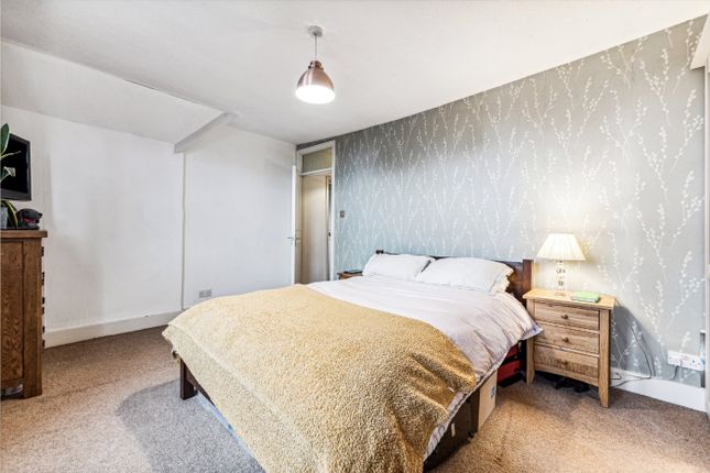 Flat for sale in Auckland Road, London