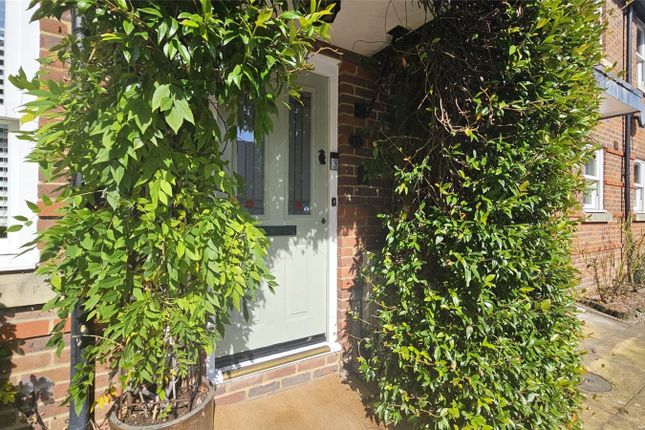 Thumbnail Maisonette for sale in Wheelwrights Close, Arundel, West Sussex