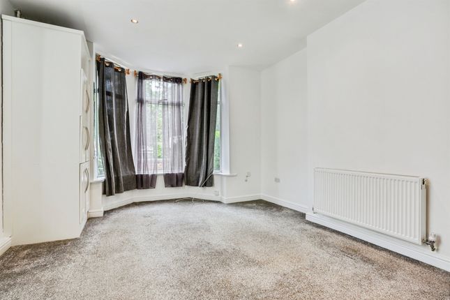 Flat 2,, 1, Cyprus Street, WAKEFIELD photo 2