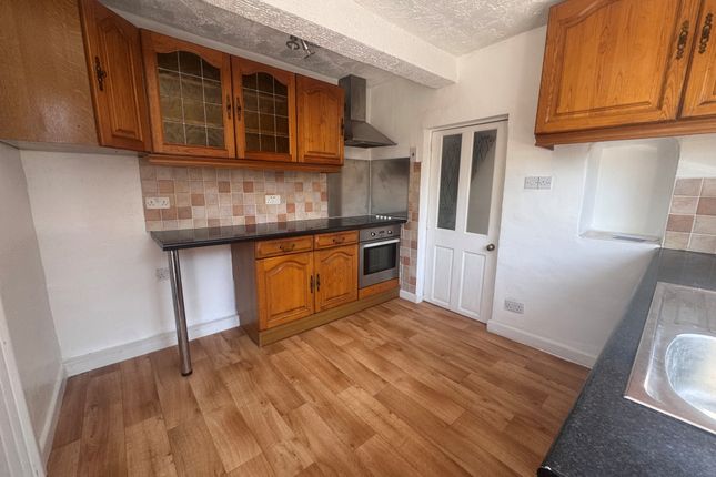 4, Peterborough photo 2