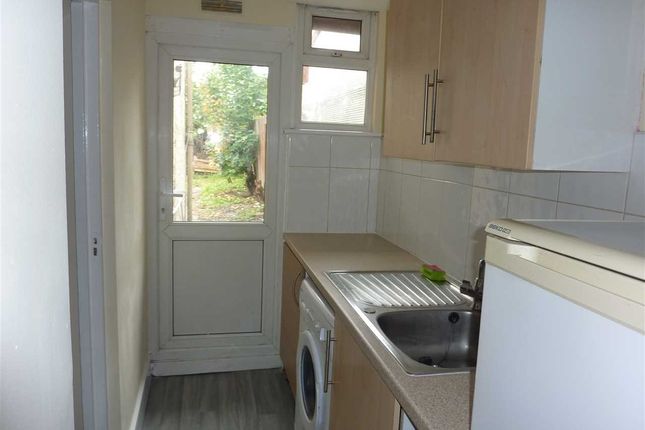 Flat to rent in Fairfield Road, London