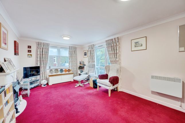 Bradbury Court, Raynes Park photo 2