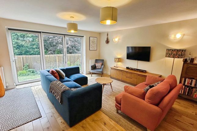 47a, Redhill Drive, Fishponds photo 2