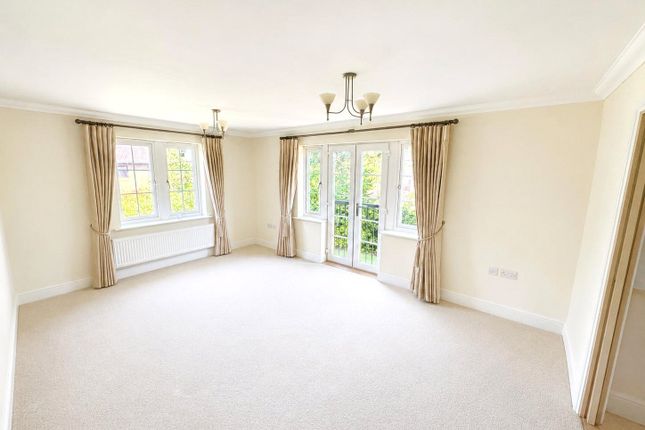 24 Cobham Grange, 42, Between Streets, Surrey photo 2