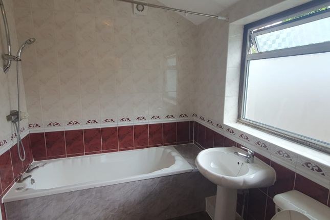 60, Richmond Road, Grays photo 5