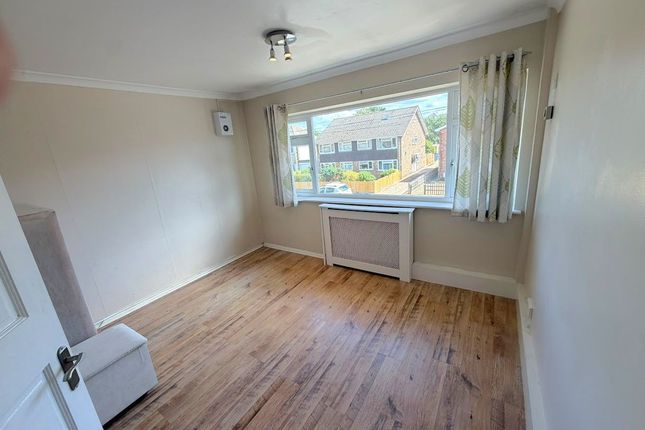 23c, Gordon Road, Ashford photo 4