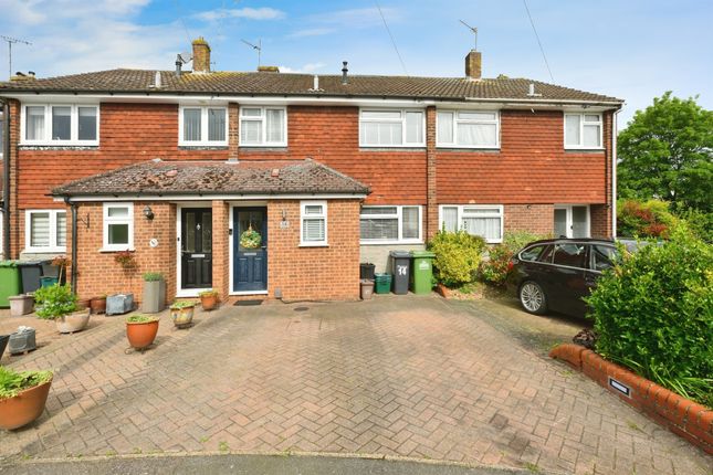 Thumbnail Terraced house for sale in Lilliards Close, Hoddesdon