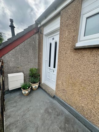 39, Loch Maree Way, Bathgate photo 2