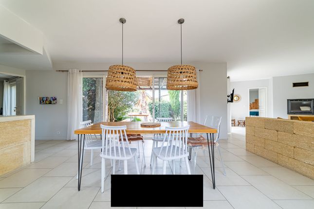 Thumbnail Villa for sale in Uzes, Gard Provencal (Uzes, Nimes), Occitanie