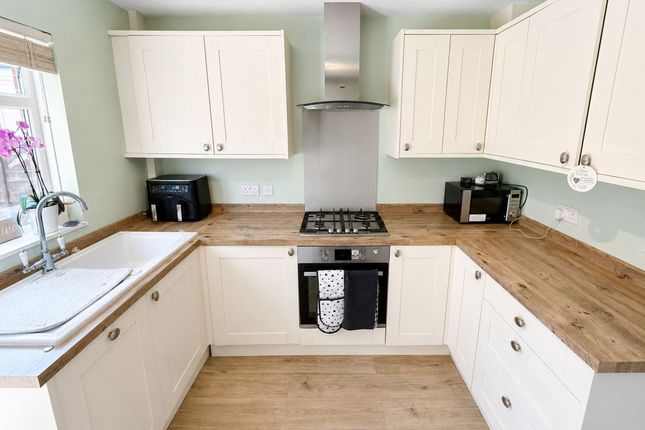 12 Shawley Croft, Birmingham photo 4