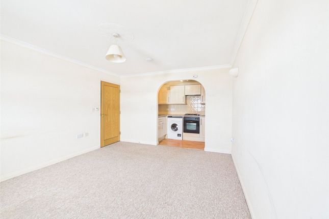 35 Harris Close, Callington photo 2