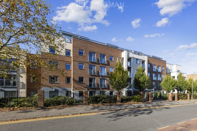 2-bed flat on 26 Elles House, Shotfield, Wallington, £325,000