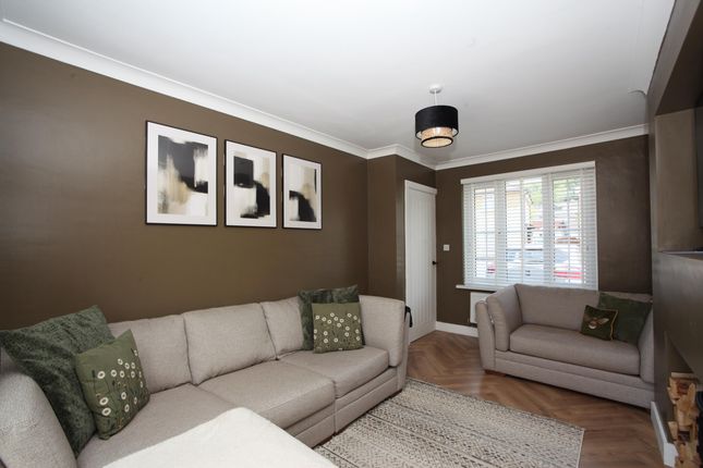 32 Ceiriog Crescent, Pontypridd photo 4