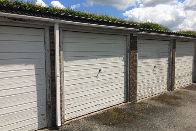 Parking/garage to rent in The Welkin, Lindfield, Haywards Heath