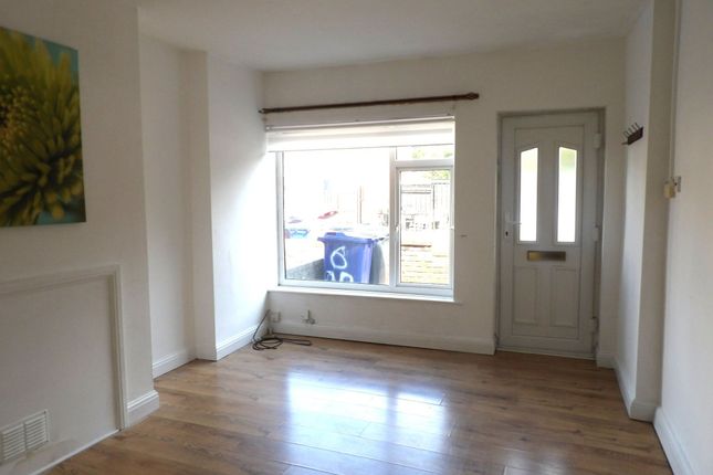 6 Riviera Parade, Doncaster photo 2