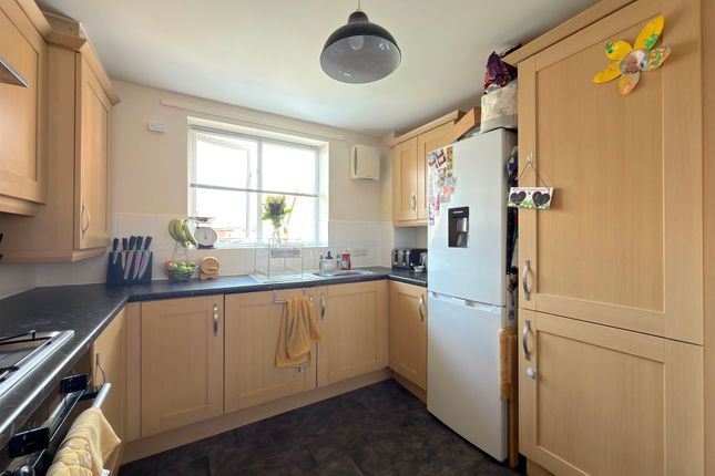 38 Edward Vinson Drive, Faversham photo 3
