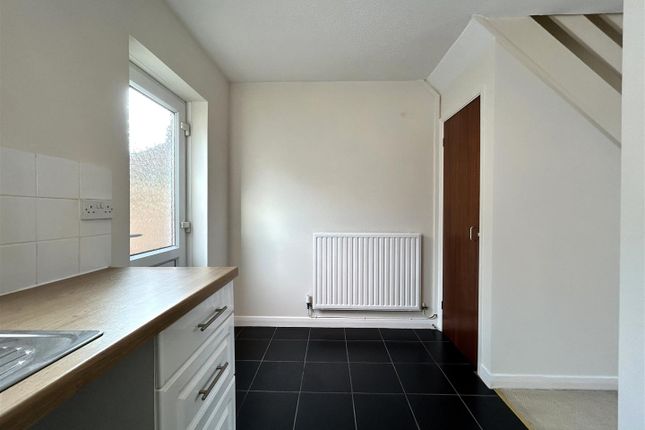 14, Pavely Close, Chippenham photo 3