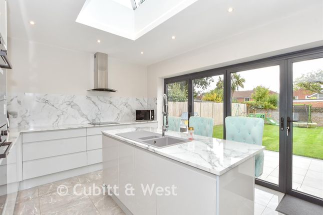 53, Fourth Avenue, Havant photo 3