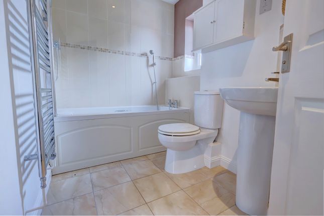 64, Milton Place, Buckinghamshire photo 4