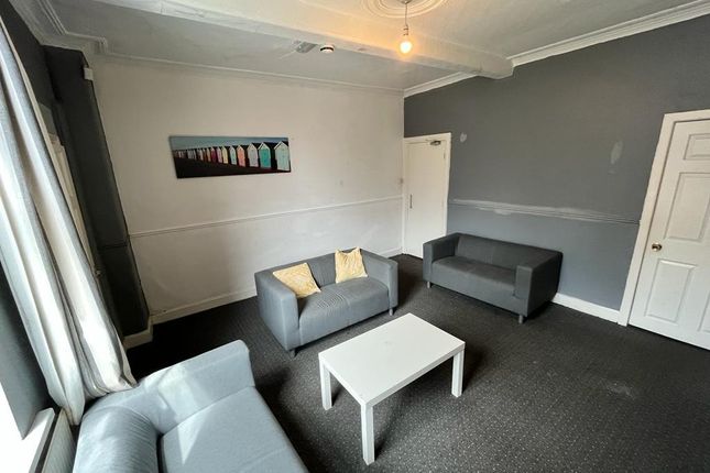 Lucas Place, West Yorkshire photo 5