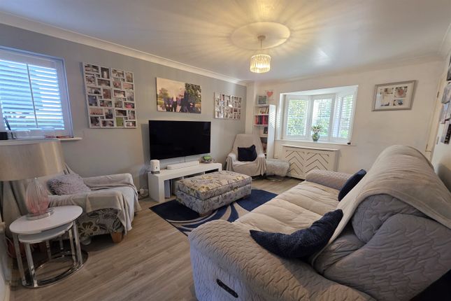 26 Ridings Avenue, Great Notley, Braintree photo 3