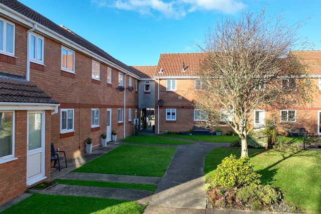 32, Tudor Court, Swansea photo 2