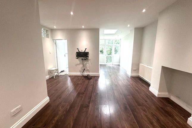 Thumbnail Flat to rent in St. Marys Road, London