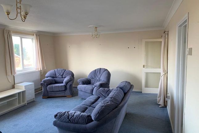 86, Chiltern Way, Northampton photo 4