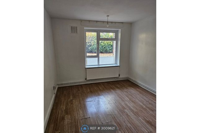 Flat, Thompson House The Broadway, Southall photo 3