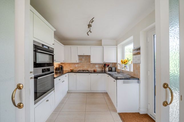 6, Clausen Way, Lymington photo 4