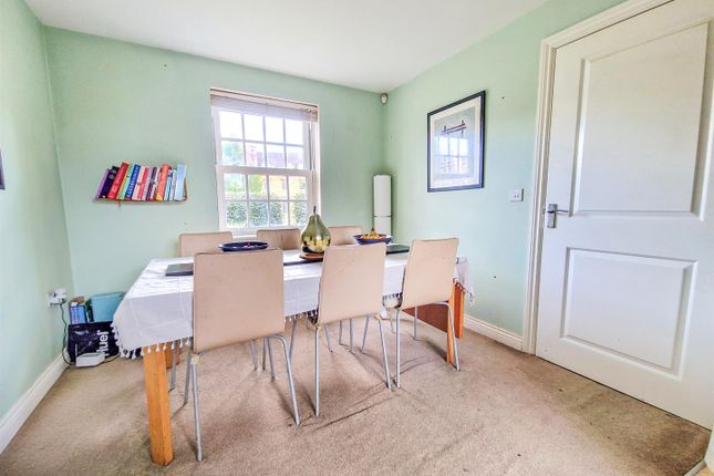 5, Saxon Way, Bedford photo 3