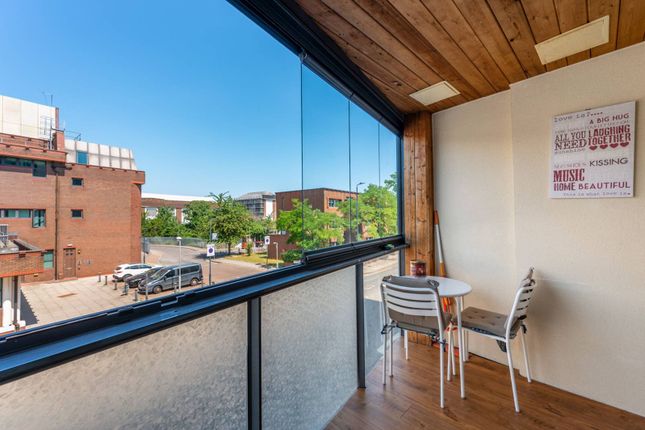 Thumbnail Flat for sale in High Road NW10, Willesden, London,