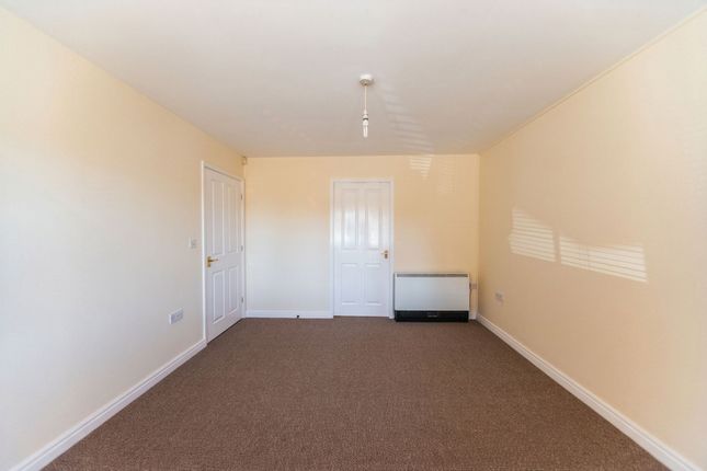 58 Chandlers Court, Hull photo 3