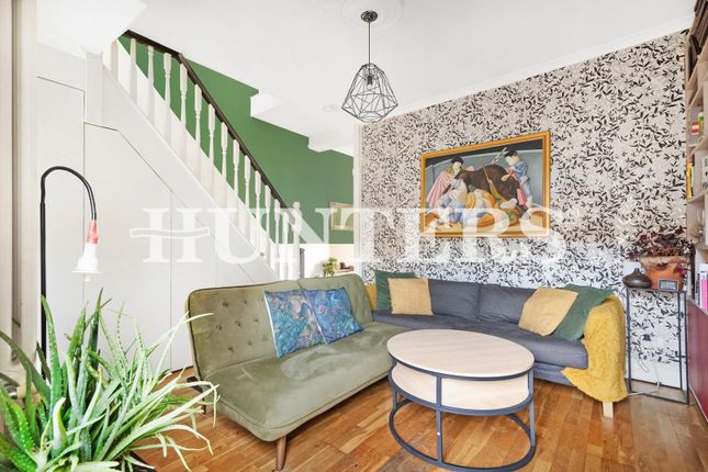 143, Dowsett Road, London photo 2