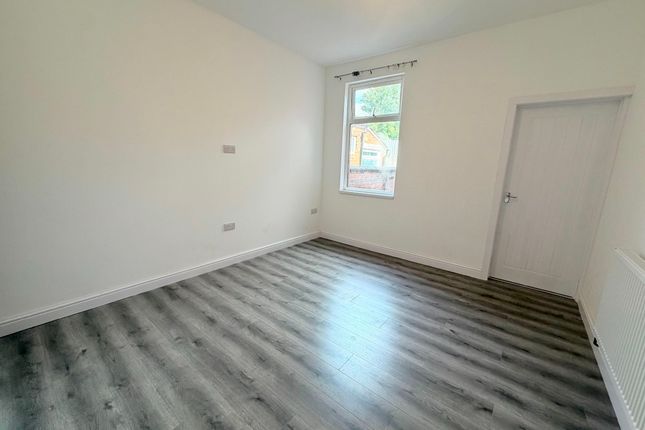 160 Nicholls Street, Coventry photo 2