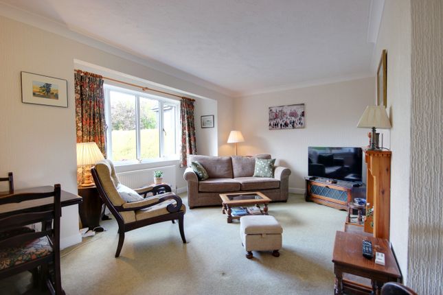 26, The Poplars, Beverley photo 4