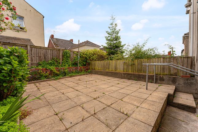 8 Batchelor Road, Newport photo 4