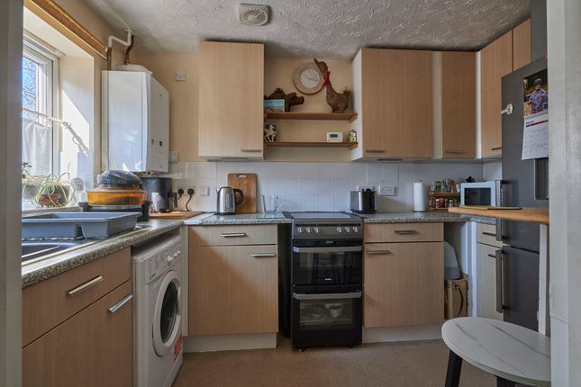3, Lister Close, Exeter photo 4