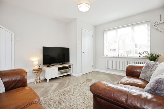 38, Weilerswist Drive, Leamington Spa photo 2