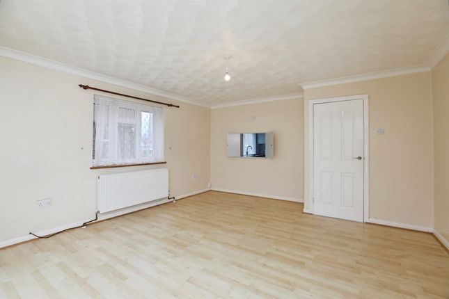 67, Strover Street, Gillingham photo 5