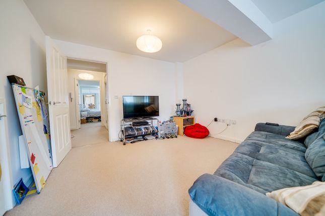 Flat for sale in Green Drift, Royston, Hertfordshire