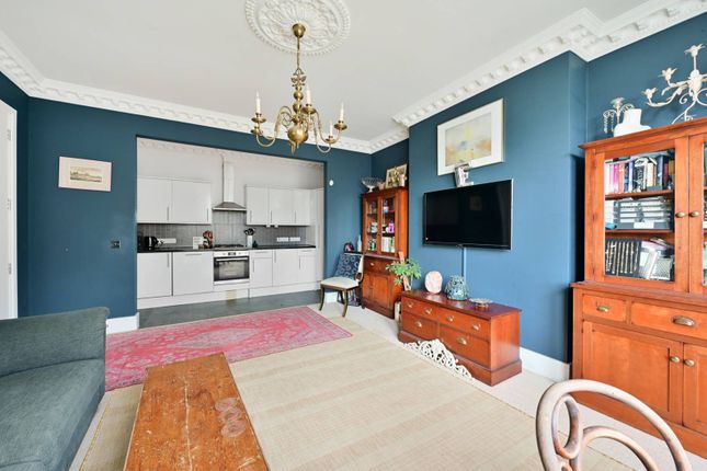 Flat for sale in Alton Road, Roehampton, London