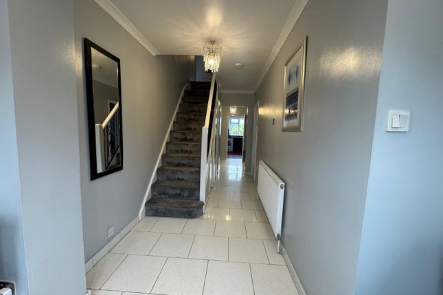 36, Broughton Avenue, Luton photo 5