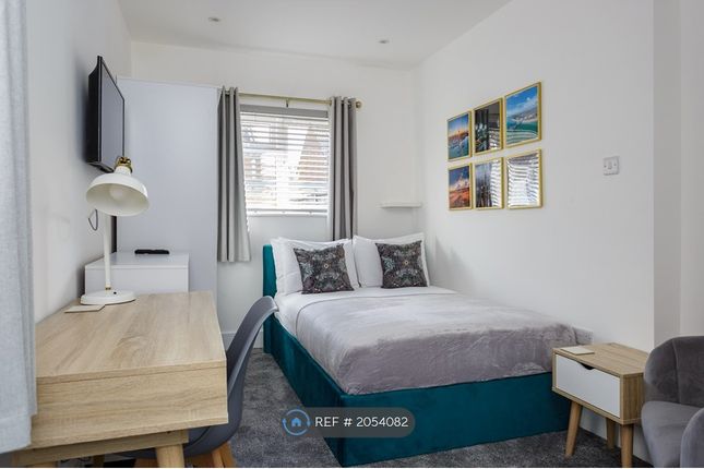 Room to rent in Tennyson Road, Portsmouth