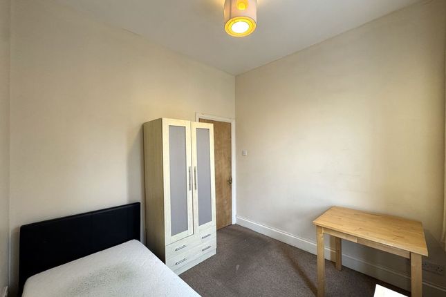 1a 174, Stow Hill, Newport photo 2