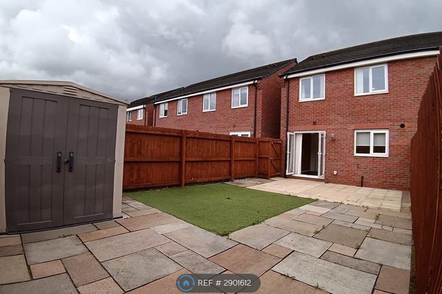 Chichester Lane, Eccles, Manchester photo 4