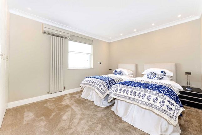 Flat to rent in St Johns Wood Park, London