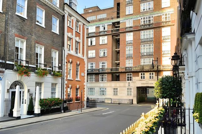 Thumbnail Flat to rent in Hertford Street, Mayfair, London