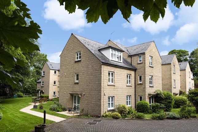 Thumbnail Flat for sale in Kingstone Court, Chipping Norton