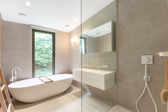 En Suite Bathroom